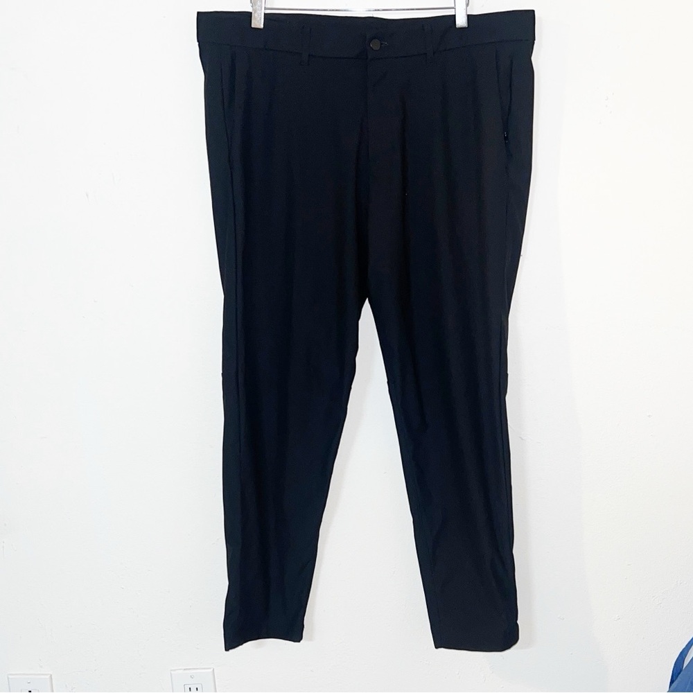 Lululemon men’s black ABC dress pants